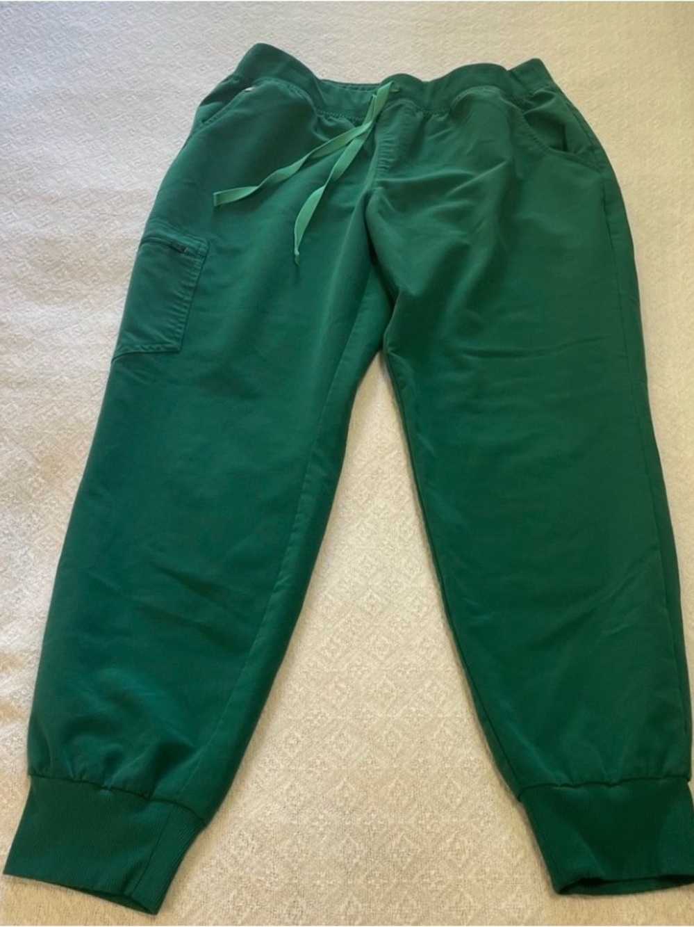 Women's LP Figs scrub pants- like new!